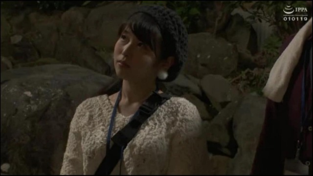 上司の命令に逆らえず、股を開いてチ〇コを受けれいるしかないAVメーカー女子社員さん。