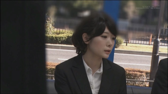 ショートカットOLさん、後輩のデカチンでうっかりトロトロになってしまう。