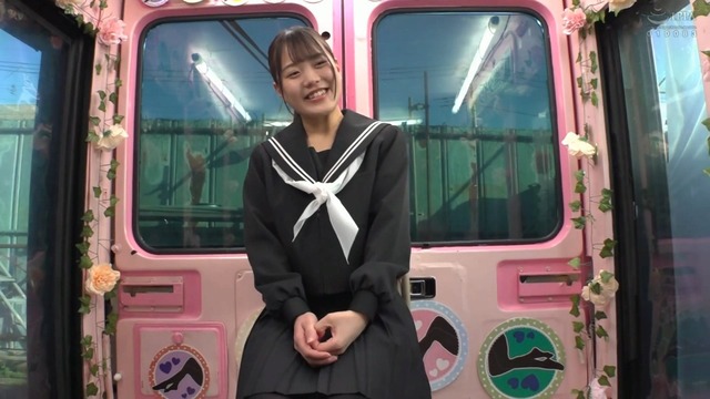 黒パンストに穴を開けられ挿入されるJKさん、濡れ出したので激ピストン開始